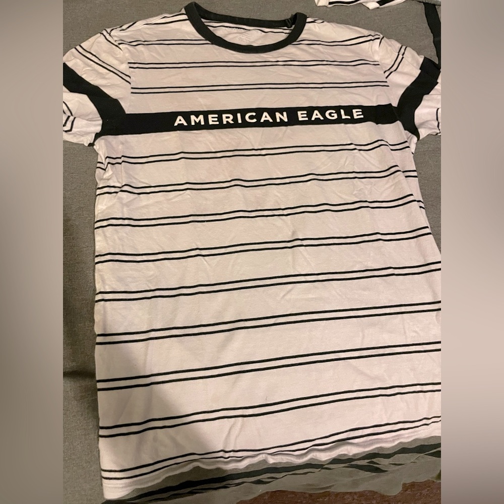 American eagle t shirt , light weight feel. Small